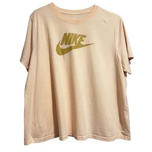 Nike Short Sleeve Shirt